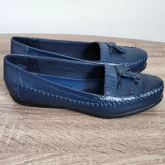 DR. SCHOOL'S  LEATHER UPER WOMEN'S MOCCASIN SIZE 9M BLUE COLOR. - Picture 2 of 4
